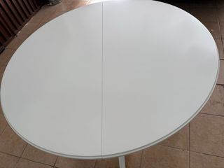 Mesa comedor extensible Liatorp y 4 sillas