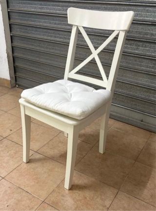 Mesa comedor extensible Liatorp y 4 sillas