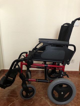 Silla de ruedas. Marca BREEZY