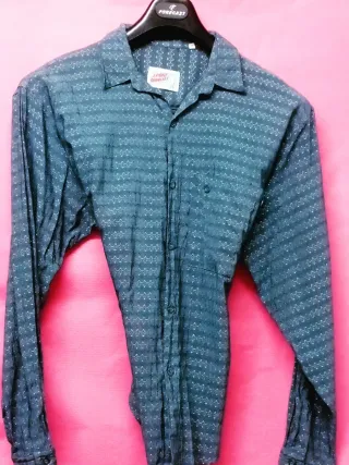 Camisa estampada hombre con bolsillo