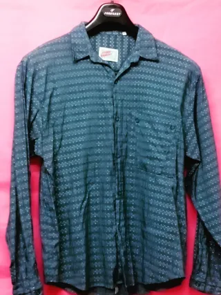 Camisa estampada hombre con bolsillo