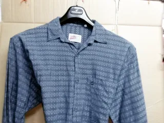 Camisa estampada hombre con bolsillo