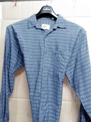 Camisa estampada hombre con bolsillo