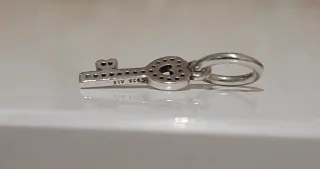 Charm colgante pavé llave de mi corazo
