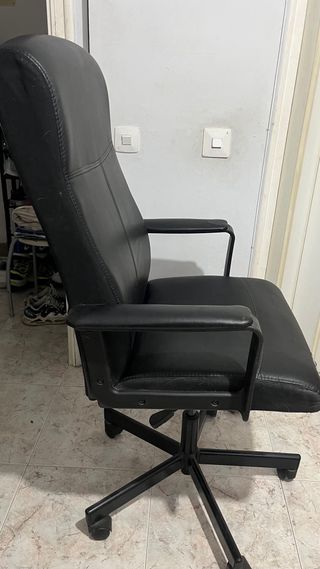 Silla de oficina IKEA negra