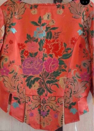 Traje de Fallera naranja y multicolor