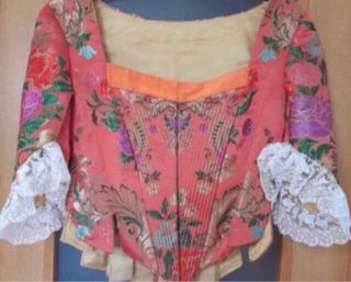 Traje de Fallera naranja y multicolor