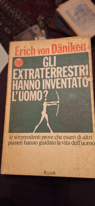 Erich von Däniken - Gli extraterrestri hanno inven