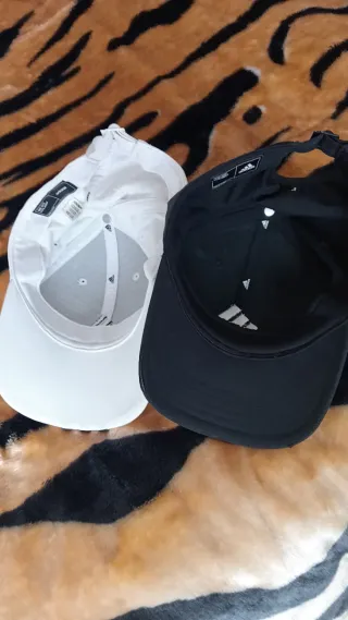 Bonés Adidas Preto e Branco