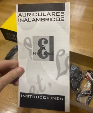 Auriculares Inalámbricos Negros y Plateados