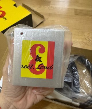 Auriculares Inalámbricos Negros y Plateados