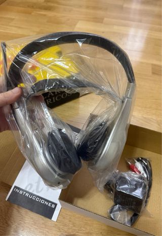 Auriculares Inalámbricos Negros y Plateados