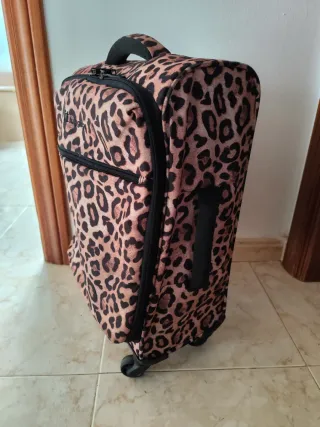 Maleta cabina IT Luggage 4 ruedas ligera