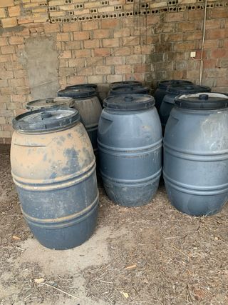 Bidones de plástico