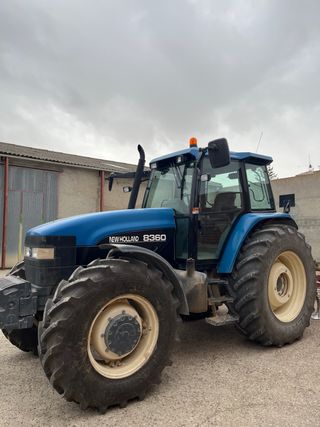 Tractor New Holland 8360