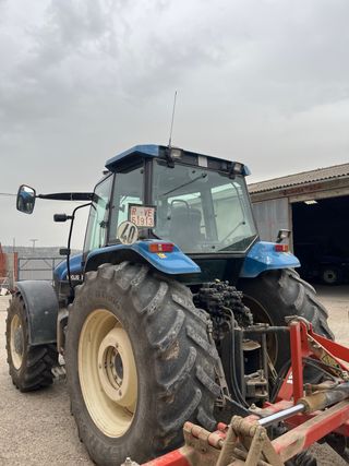 Tractor New Holland 8360