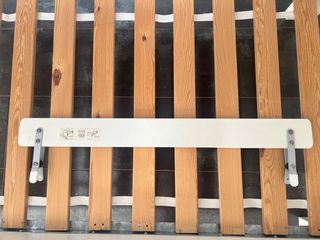 Cama infantil blanca con somier y colchón