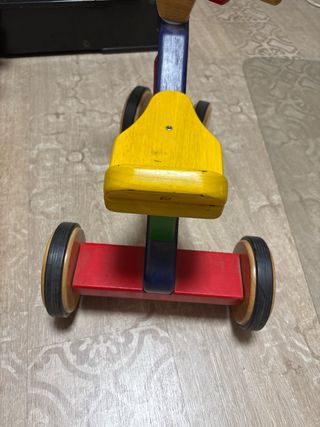 Triciclo de madera para niños
