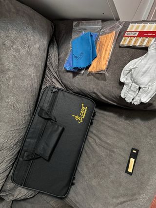 Clarinete nuevo con accesorios