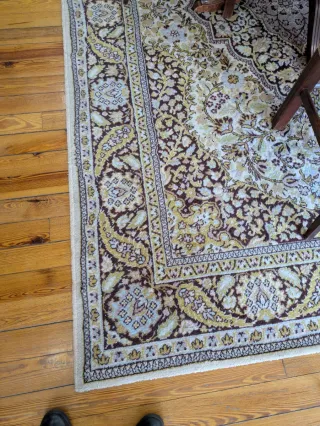 Alfombra estilo clásico beige y marrón