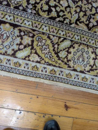 Alfombra estilo clásico beige y marrón