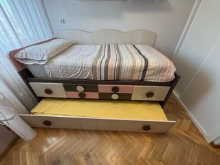 Cama nido de madera con cajones y cama inferior