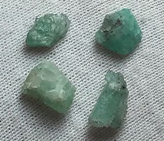 Lote Esmeraldas Bruto Colombia Muzo Boyacá + Regal