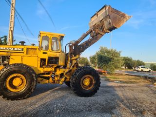 Pala cargadora Volvo l 120