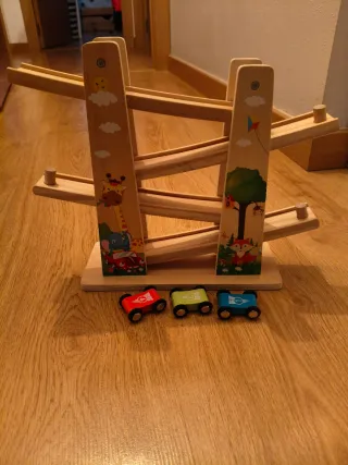Pista Coches Madera marca Baobe. Con caja