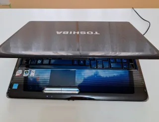 Portátil Toshiba Satellite P300 Negro