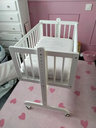 Minicuna bebé blanca