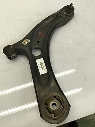 BRAZO SUSPENSION INFERIOR DELANTERO DERECHO HYUNDAI BAYON (2)