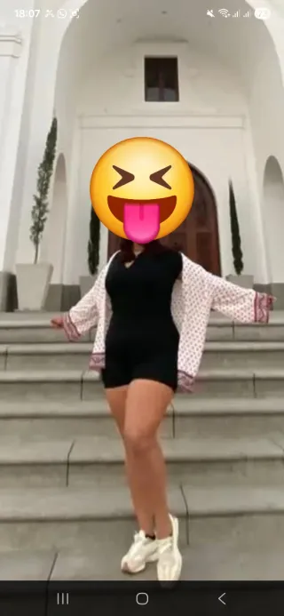 Mono corto de mujer negro