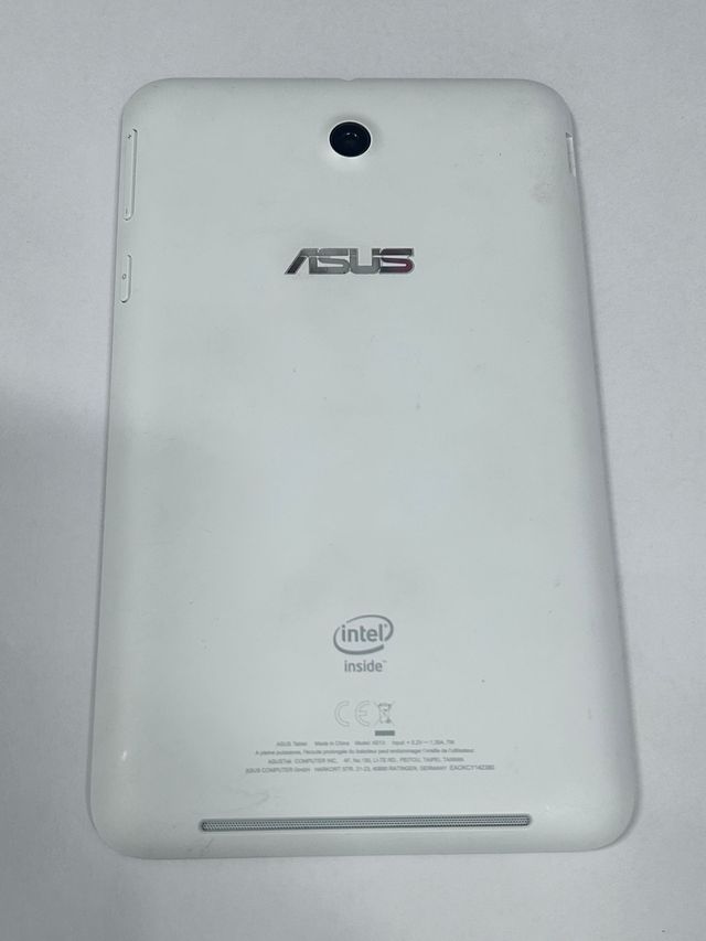 Tablet ASUS Blanca y Plateada