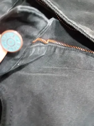 Pantaloni taglia 48 blu e neri