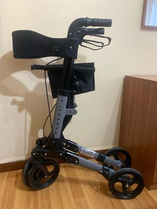 Andador Plegable con Asiento y Frenos