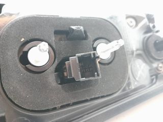 PILOTO TRASERO IZQUIERDO INTERIOR PEUGEOT 2008 (P1) (4)