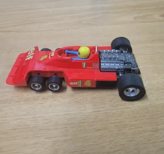 Coche Scalextric Tyrrell P34 6 Ruedas