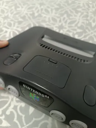 Nintendo 64. Clásicos Start Wars y Super Mario 64.