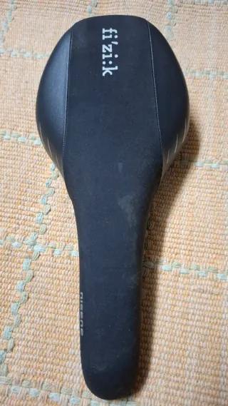 Sillín Fi'zi:k Negro