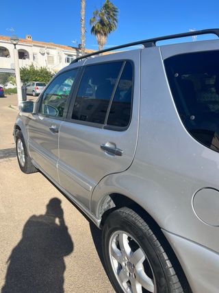 Mercedes-Benz ML 2004