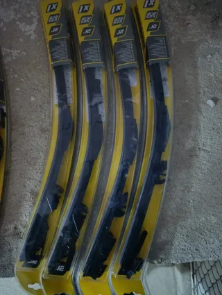 Limpia parabrisas 19 y 21 cada uno a 1,70