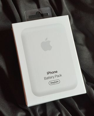 Apple iPhone Battery Pack MagSafe