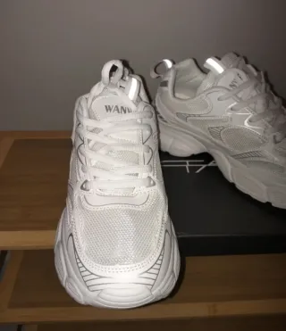 Zapatillas deportivas blancas