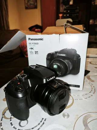 Cámara Panasonic Lumix DC-FZ82D