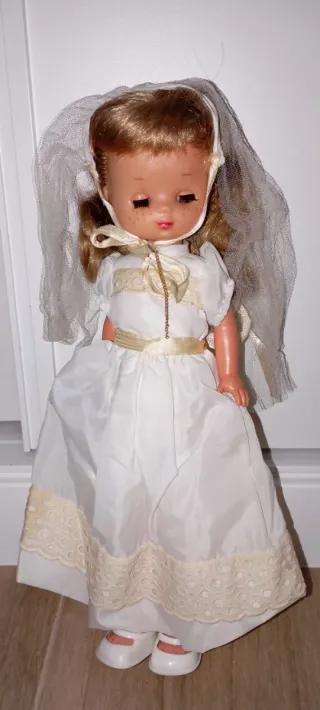 Muñeca Leslie Famosa 1980 Novia y vestido cuadros