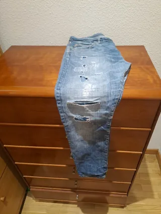 Pantalón vaquero REPLAY desgastado T.28