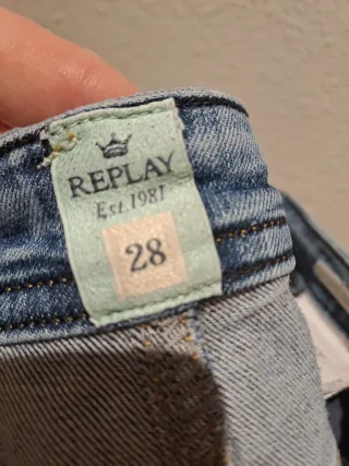 Pantalón vaquero REPLAY desgastado T.28