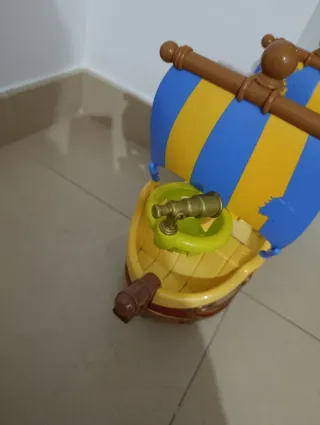 Barco Pirata con Muñecos