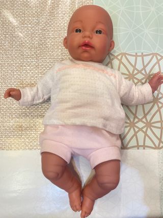 Muñeca Antonio Juan con sonido y un traje extra